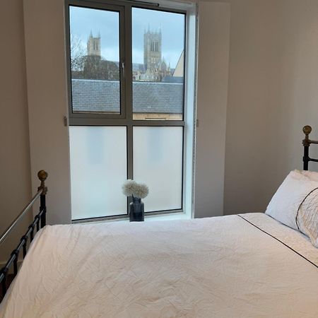 Central, Modern And Peaceful, Lovely Cathedral Views, Two-Bed Apartment With 40" Smart Tv & Free Onsite Parking Линкольн Экстерьер фото