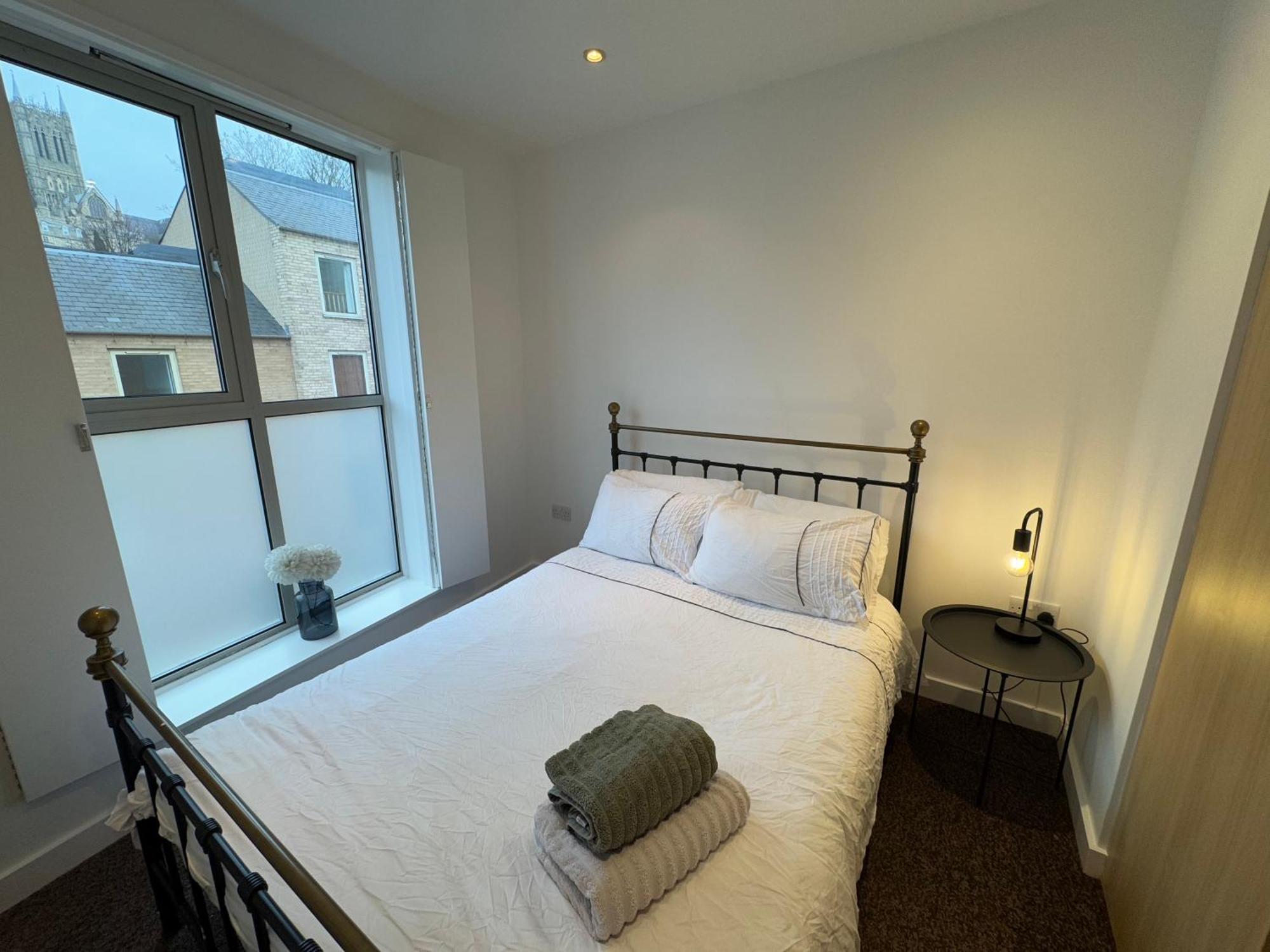 Central, Modern And Peaceful, Lovely Cathedral Views, Two-Bed Apartment With 40" Smart Tv & Free Onsite Parking Линкольн Экстерьер фото